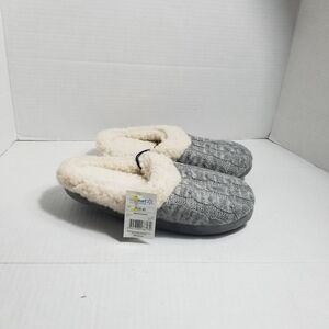 NWT WOMEN'S GRAY WITH CREAM SLIPPERS SIZE SMALL 5-6